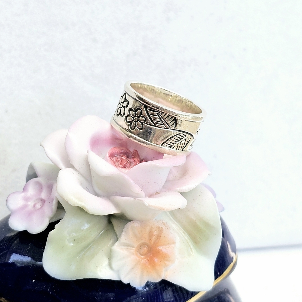 Satya 925 Silver Lotus Flower Band Ring 7.5 - Picture 7 of 12